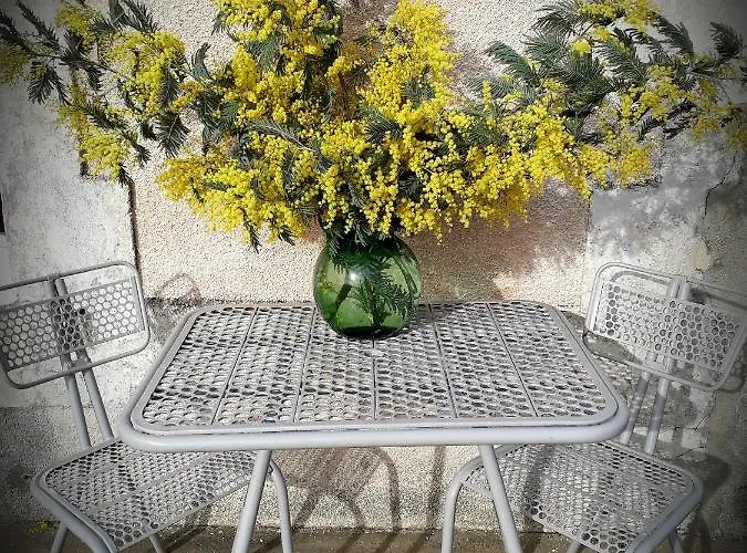 Chez Annie Bed & Breakfast 3*